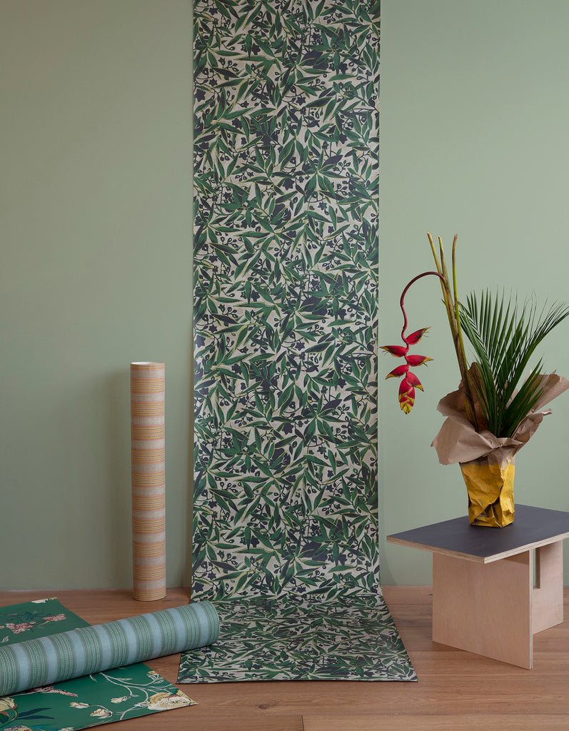 The Lawns Wallpaper. Ome in Verde